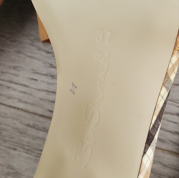 Ben Sherman tan plaid platform sandals - Picture 7 of 9